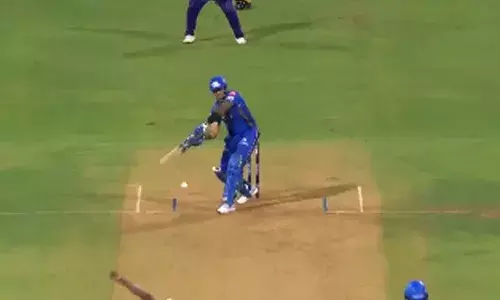 വാട്ട് എ ഷോട്ട്, സ്‌കൈ ഷോട്ട്; ഓഫ് സ്റ്റംപിന് പുറത്ത് പിച്ച് ചെയ്ത പന്ത് സ്‌കൈ ഷോട്ടിലൂടെ ഫൈന്‍ ലെഗിന് മുകളിലൂടെ സിക്‌സര്‍ പറത്തി സൂര്യകുമാര്‍; ആ ഷോട്ട് എനിക്ക് സ്വപ്‌നം കാണാനെ ആകൂ എന്ന് റിക്കിള്‍ട്ടണ്‍: വീഡിയോ