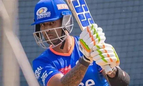 ടി20യില്‍ 8000 റണ്‍സ്; നേട്ടത്തിലെത്തുന്ന അഞ്ചാമത്തെ ഇന്ത്യന്‍ താരമായി സൂര്യകുമാര്‍ യാദവ്; ഇന്നലെ നടന്ന കൊല്‍ക്കത്തയ്ക്കെതിരായ മത്സരത്തിനിടെയാണ് താരം റെക്കോര്‍ഡ് നേട്ടത്തില്‍ എത്തിയത്