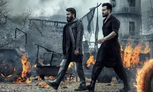 പാപ്പിനിശേരിയില്‍ എമ്പുരാന്റെ വ്യാജ പതിപ്പ് പിടികൂടി; തംബുരു കമ്യൂണിക്കേഷന്‍സ് ജനസേവന കേന്ദ്രത്തിലെ ജീവനക്കാരി പിടിയില്‍; ചിത്രത്തിന്റെ വ്യാജ പതിപ്പ് പെന്‍ഡ്രൈവില്‍ പകര്‍ത്തി നല്‍കിയെന്ന് ആരോപണം