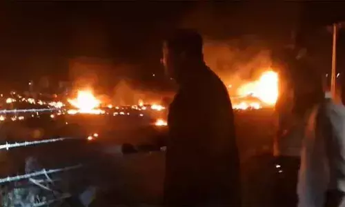 ഗുജറാത്തില്‍ യുദ്ധവിമാനം തകര്‍ന്നു വീണു; പൈലറ്റ് മരിച്ചു, സഹപൈലറ്റ് ഗുരുതര പരിക്കുകളോടെ രക്ഷപെട്ടു