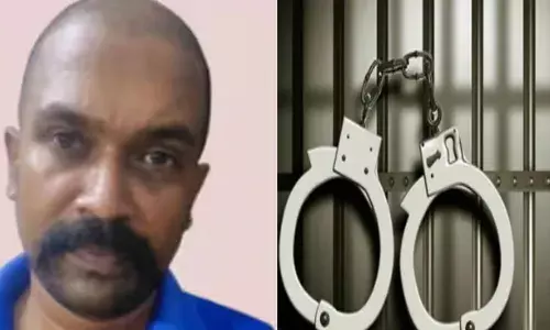 സഞ്ചിയുമായി നിന്ന ആൾക്ക് കള്ളലക്ഷണം; പോലീസിനെ കണ്ടതും ഒറ്റയോട്ടം; പിന്നാലെ കഞ്ചാവുമായി പിടിയിൽ; കൈയ്യോടെ പൊക്കി