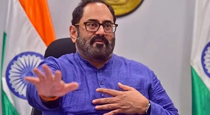 ആരോപണങ്ങളുടെ നിഴലില് നിന്നും മാറി നില്ക്കാന് ഇനി മുഖ്യമന്ത്രിക്കാവില്ല; വീണ വിജയനെ വിചാരണ ചെയ്യാന് അനുമതി ലഭിച്ച സാഹചര്യത്തില് മുഖ്യമന്ത്രി രാജിവെക്കണം; രാജീവ് ചന്ദ്രശേഖര് ആരോപണങ്ങളുടെ നിഴലില് നിന്നും മാറി നില്ക്കാന് ഇനി മുഖ്യമന്ത്രിക്കാവില്ല; വീണ വിജയനെ വിചാരണ ചെയ്യാന് അനുമതി ലഭിച്ച സാഹചര്യത്തില് മുഖ്യമന്ത്രി രാജിവെക്കണം; രാജീവ് ചന്ദ്രശേഖര്