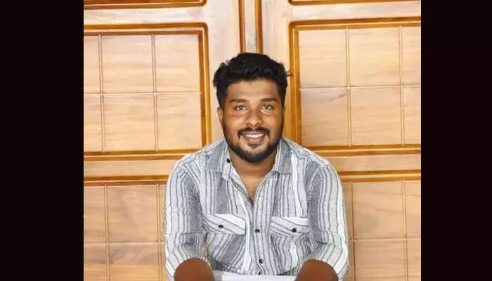 വ്യാഴാഴ്ച വിവാഹം നിശ്ചയം നടന്നതിന് പിന്നാലെ യുവാവ് ബൈക്ക് അപകടത്തില് മരിച്ചു; ഇടിച്ച വാഹനം കണ്ടെത്താനായില്ല; മൃതദേഹം കിടന്നത് ഓടയില്; സുബിക്കിന്റെ മരണം അപകടത്തില് പരുക്കേറ്റ കൂട്ടുകാരനെ കണ്ട് മടങ്ങി വരുമ്പോള് വ്യാഴാഴ്ച വിവാഹം നിശ്ചയം നടന്നതിന് പിന്നാലെ യുവാവ് ബൈക്ക് അപകടത്തില് മരിച്ചു; ഇടിച്ച വാഹനം കണ്ടെത്താനായില്ല; മൃതദേഹം കിടന്നത് ഓടയില്; സുബിക്കിന്റെ മരണം അപകടത്തില് പരുക്കേറ്റ കൂട്ടുകാരനെ കണ്ട് മടങ്ങി വരുമ്പോള്