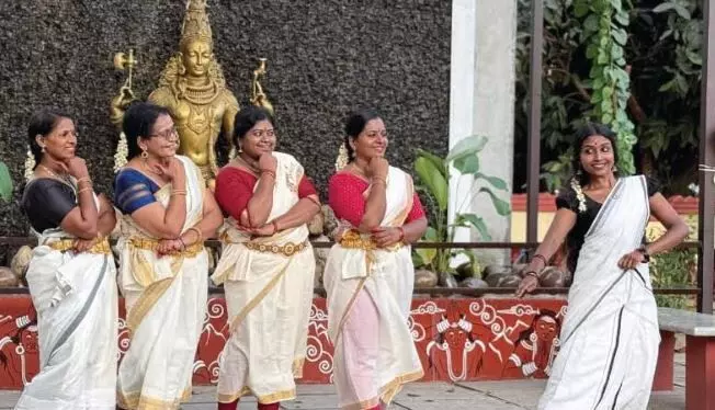 സംസ്കൃത സര്വ്വകലാശാലയിലെ അനധ്യാപക വിദ്യാര്ത്ഥിനികളുടെ നൃത്ത അരങ്ങേറ്റം ഏപ്രില് ഏഴിന് കൂത്തമ്പലത്തില് സംസ്കൃത സര്വ്വകലാശാലയിലെ അനധ്യാപക വിദ്യാര്ത്ഥിനികളുടെ നൃത്ത അരങ്ങേറ്റം ഏപ്രില് ഏഴിന് കൂത്തമ്പലത്തില്