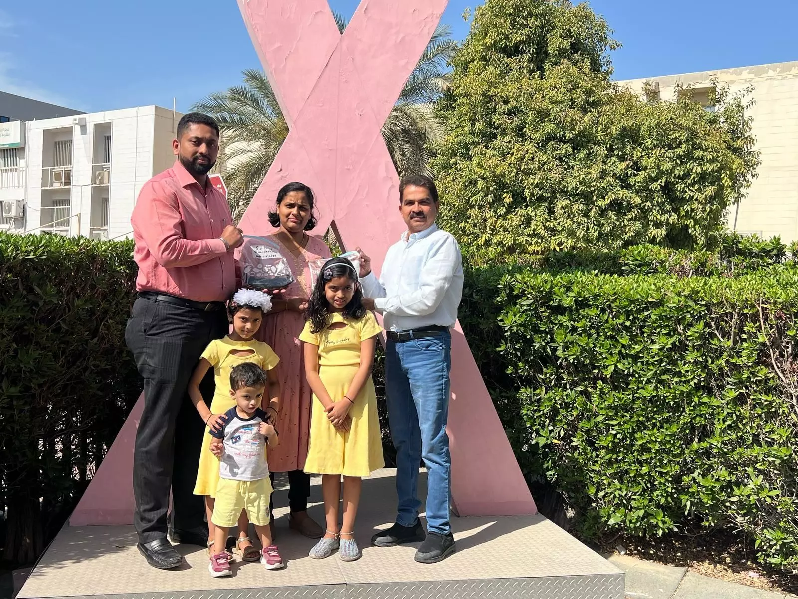 കാന്സര് രോഗികള്ക്ക് മുടി ദാനം നല്കി ദമ്പതികള് മാതൃകയായി കാന്സര് രോഗികള്ക്ക് മുടി ദാനം നല്കി ദമ്പതികള് മാതൃകയായി