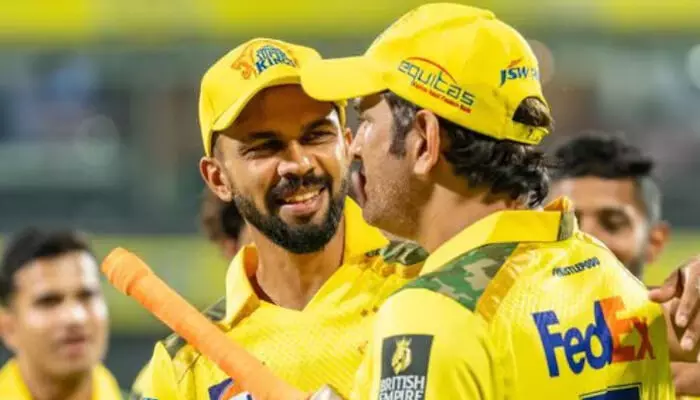 ദേശ്പാണ്ഡെയുടെ പന്ത് തട്ടി ഗെയ്ക്വാദിന് പരിക്ക്; അടുത്ത മത്സരത്തില്‍ വിശ്രമം നല്‍കിയേക്കും; ചെന്നൈയെ വീണ്ടും നയിക്കാന്‍ ധോനി; ത്രില്ലടിച്ച് തല ആരാധകര്‍