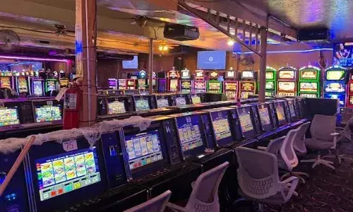 ഹൂസ്റ്റണിലെ അനധികൃത ഗെയിം റൂമുകളില് പരിശോധന റിംഗ് ലീഡര് ഉള്പ്പെടെ 45 പേര് അറസ്റ്റില് ഹൂസ്റ്റണിലെ അനധികൃത ഗെയിം റൂമുകളില് പരിശോധന റിംഗ് ലീഡര് ഉള്പ്പെടെ 45 പേര് അറസ്റ്റില്