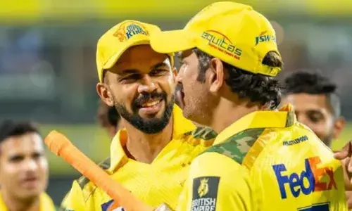 ദേശ്പാണ്ഡെയുടെ പന്ത് തട്ടി ഗെയ്ക്വാദിന് പരിക്ക്; അടുത്ത മത്സരത്തില്‍ വിശ്രമം നല്‍കിയേക്കും; ചെന്നൈയെ വീണ്ടും നയിക്കാന്‍ ധോനി; ത്രില്ലടിച്ച് തല ആരാധകര്‍