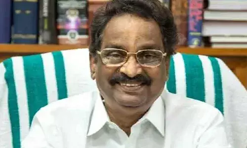 വീണയെ എസ്എഫ്ഐഒ ചോദ്യം ചെയ്യുന്നത് പിണറായിയുടെ ഇമേജ് വര്‍ധിപ്പിക്കുമെന്ന് എകെ ബാലന്‍; പിണറായിയെ ഇങ്ങനെ വേട്ടയാടാന്‍ പാടില്ലെന്ന് സിപിഎം നേതാവ്