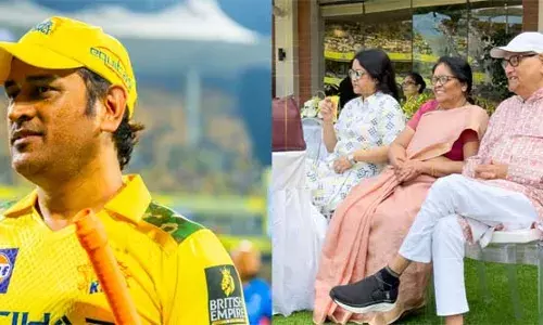 ധോണിയുടെ മാതാപിതാക്കളും കുടുംബവും ചെപ്പോക്കില്‍ കളി കാണാനെത്തി; ധോണി ഇന്ന്  ഐപിഎല്ലില്‍ നിന്നു വിരമിക്കുമോ? അഭ്യൂഹങ്ങള്‍ പരക്കുന്നു