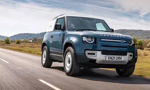 ട്രംപിന്റെ താരിഫ് നയം പ്രതിസന്ധിയിലാക്കി; ജഗ്വാര്‍ - ലാന്‍ഡ്‌റോവര്‍ അമേരിക്കന്‍ കയറ്റുമതി നിര്‍ത്തുന്നു