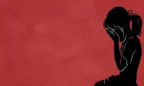 പതിനാറുകാരിയെ പീഡിപ്പിച്ചു; ദൃശ്യങ്ങള്‍ മൊബൈലില്‍ പകര്‍ത്തി അമ്മൂമ്മയ്ക്ക് അയച്ചു കൊടത്തു: ബാഡ്മിന്റണ്‍ പരിശീലകന്‍ അറസ്റ്റില്‍