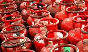 ഗാര്‍ഹിക ഉപയോഗത്തിനുള്ള പാചകവാതകത്തിന്റെ വില വര്‍ധിപ്പിച്ചു; സിലിണ്ടറിന് 50 രൂപ കൂട്ടി; പ്രധാന്‍മന്ത്രി ഉജ്ജ്വല്‍ യോജനാ പദ്ധതിയിലും വില വര്‍ധനവ്