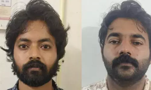 എടിഎമ്മില്‍ നിക്ഷേപിക്കേന്‍ ഏല്‍പ്പിക്കുന്ന പണം മുഴുവന്‍ നിക്ഷേപിക്കില്ല; വിത്ത്ഡ്രോവല്‍ അക്നോളഡ്ജ്മെന്റ് സ്ലിപ്പുകളില്‍ തിരിമറി നടത്തി പറ്റിച്ചത് 28 ലക്ഷം രൂപ; ബാങ്കിനെ പറ്റിച്ചത് രണ്ട് വര്‍ഷം; ബാങ്കിലെ ക്യാഷ് ഓപ്പറേറ്റീവ് എക്‌സിക്യൂട്ടീവുകളായ രണ്ട് പേര്‍ പിടിയില്‍