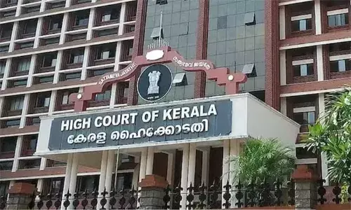 സംസ്ഥാനത്തെ കോടതി ഫീസുകള്‍ കുത്തനെ വര്‍ധിപ്പിച്ചതിനെതിരെ കേരള ഹൈകോടതി അഭിഭാഷക അസോസിയേഷന്‍; ഹര്‍ജിയില്‍ ഹൈകോടതി സര്‍ക്കാരിന്റെ വിശദീകരണം തേടി; കോടതി ബഹിഷ്‌ക്കരിച്ചു സമരത്തിന് അസോസിയേഷന്‍ പ്രമേയം