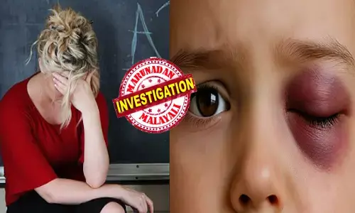 സൈലൻസ് പ്ലീസെന്ന് ..ടീച്ചർ; ഒന്ന് മിണ്ടാതിരിക്ക് എന്ന് പറഞ്ഞിട്ടും കേൾക്കുന്നില്ല; പിന്നാലെ അധ്യാപിക വടി വലിച്ചെറിഞ്ഞ് പ്രകോപനം; കുഞ്ഞിന്റെ കണ്ണിൽ തറച്ച് കയറി ക്രൂരത; നിലവിളി കേട്ട് എല്ലാവരും പരിഭ്രാന്തരായി; ഡോക്ടർമാരുടെ പരിശോധനയിൽ ഞെട്ടൽ; കേസെടുത്ത് പോലീസ്