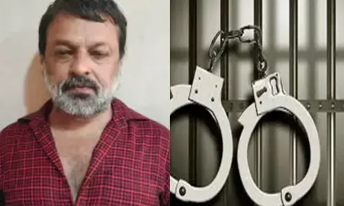 ഓട്ടോറിക്ഷയിൽ പാഞ്ഞെത്തി; ഭാര്യയെ ഒറ്റയിടിയിൽ വീഴ്ത്തി; പെട്രോളൊഴിച്ച് തീകൊളുത്താനും ശ്രമം; രക്ഷപ്പെട്ടത് തലനാരിഴയ്ക്ക്; നിലവിളി കേട്ട് ഓടിയെത്തി നാട്ടുകാർ; കേസിൽ ഭർത്താവ് അറസ്റ്റിൽ