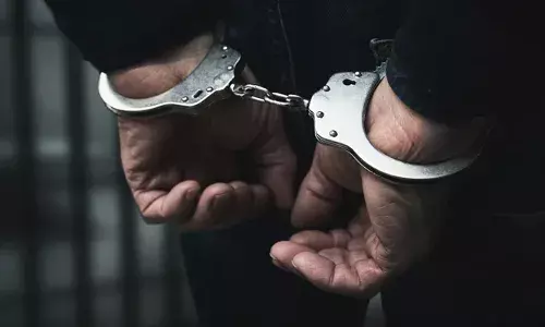 അങ്കമാലിയിൽ ബസുകൾ തടഞ്ഞുനിർത്തി പരിശോധിച്ചു; രണ്ടു യാത്രക്കാരെ കൈയ്യോടെ പൊക്കി ; കണ്ടെത്തിയത് എംഡിഎംഎ; 125 ഗ്രാം വരെ പിടിച്ചെടുത്തു