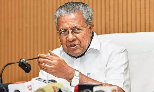 ആശ സമരം തീര്‍ക്കണം എന്ന് എല്ലാവരും ആഗ്രഹിക്കുന്നു; പക്ഷേ സമരം നടത്തുന്നവര്‍ക്കും അതിന് താല്‍പര്യം വേണ്ടേ; സമരം ആര്‍ക്കെതിരെ ചെയ്യണം എന്നും സമരക്കാര്‍ ആലോചിക്കണം; കുറ്റപ്പെടുത്തലുമായി മുഖ്യമന്ത്രി; പുതിയ വഖഫ് നിയമം പരിഹാരമാകില്ലെന്ന് മുനമ്പംകാര്‍ക്ക് വ്യക്തമാകും; ബിജെപിയുടെ പ്രേമ നാടകത്തിലെ ഒരു എപ്പിസോഡാണിതെന്നും പിണറായി വിജയന്‍