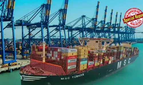 നാല് ഫുട്‌ബോള്‍ മൈതാനങ്ങള്‍ ചേര്‍ത്തതിന് തുല്യമായ വലിപ്പം;  241,000 ടണ്‍ ഭാരം വഹിക്കാനുള്ള ശേഷി;  പരിസ്ഥിതി സൗഹൃദം; വിഴിഞ്ഞത്ത് നങ്കൂരമിട്ടത് ലോകത്തെ ഏറ്റവും വലിയ കണ്ടെയ്‌നര്‍ സീരീസിലെ ഭീമന്‍ കപ്പല്‍