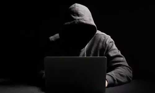 മുന്‍പ് താമസിച്ചിരുന്ന സ്ഥലത്ത് ഗുരുതരമായ കുറ്റകൃത്യം ചെയ്തുവെന്ന് പറഞ്ഞ് ഫോണ്‍കോള്‍; ഇത് പരിഹരിക്കണമെങ്കില്‍ ബാങ്ക് രേഖകള്‍ അയച്ച് തരാന്‍ ആവശ്യം; വിളിച്ചത് സൈബര്‍ ഡെപ്യൂട്ടി കമ്മിഷണര്‍ എന്ന പേരില്‍; വയോധികന് നഷ്ടമായ് 8,80,000 രൂപ; സംഭവം കോഴിക്കോട്