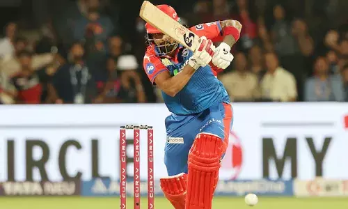 കെ എല്‍ രാഹുലിനെ ബാംഗ്ലൂര്‍ വിട്ടത് 5 റണ്‍സില്‍ നില്‍ക്കെ; പിന്നാലെ 53 പന്തില്‍ 93 റണ്‍സുമായി ഡല്‍ഹിയുടെ വിജയശില്‍പ്പി; ബൗളിങ്ങിലും നന്നായി തുടങ്ങിയിട്ടും ലക്ഷ്യം കാണാതെ ബാംഗ്ലൂര്‍; നാലില്‍ നാലും ജയിച്ച് ഡല്‍ഹി മുന്നോട്ട്