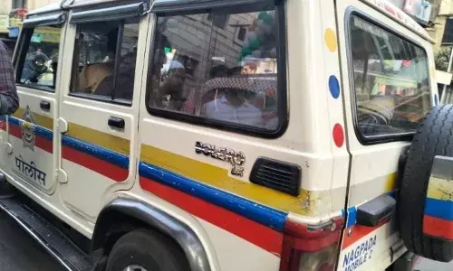 സ്വത്ത് തർക്കം; മുംബൈയിൽ 40കാരനെ കുടുംബാംഗങ്ങളുടെ മുന്നിലിട്ട് കൊലപ്പെടുത്തി; തടയാനെത്തിയ കുടുംബാങ്ങൾക്ക് നേരെയും അക്രമം; സ്ത്രീ ഉൾപ്പെടെ നാല് പേർ അറസ്റ്റിൽ