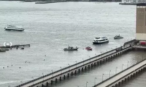 ന്യൂയോര്‍ക്ക് നഗരത്തിലെ ഹഡ്സണ്‍ നദിയില്‍ ടൂറിസ്റ്റ് ഹെലികോപ്റ്റര്‍ തകര്‍ന്നു, 6 മരണം