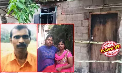 വിദേശത്ത് നഴ്‌സായ മകള്‍ നാട്ടിലെത്തിയത് ഒരാഴ്ച മുമ്പ്; അയല്‍വാസിയായ യുവാവുമായുള്ള പ്രണയ ബന്ധത്തെ വീട്ടുകാര്‍ എതിര്‍ത്തതോടെ സംഘര്‍ഷാവസ്ഥ; വെള്ളിയാഴ്ച രാവിലെയും തര്‍ക്കമുണ്ടായെന്ന് സൂചന; എരുമേലിയില്‍ വീടിന് തീപിടിച്ച സംഭവത്തില്‍ മരണം മൂന്നായി; ഗൃഹനാഥന്‍ സത്യപാലനും മകള്‍ അഞ്ജലിയും മരിച്ചു; പൊള്ളലേറ്റ മകന്‍ ചികിത്സയില്‍