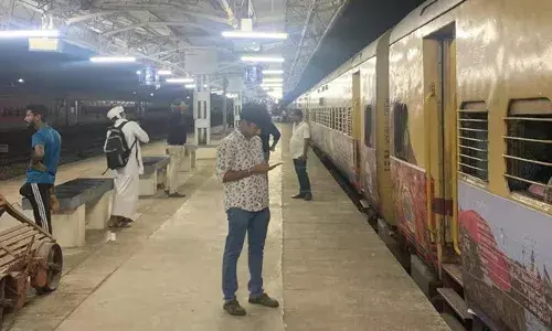 ഇരിങ്ങാലക്കുടയില്‍ റെയില്‍വേ സിഗ്‌നല്‍ തടസ്സപ്പെട്ടു; ട്രെയിനുകള്‍ വിവിധ സ്‌റ്റേഷനുകളില്‍ പിടിച്ചിട്ടു