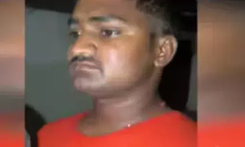 മുറുക്കാൻ കടയിൽ ഭയങ്കര തിരക്ക്; കട തുറന്നാൽ ചെറുപ്പക്കാർ മുതൽ പ്രായമായവർ വരെ ഓടിയെത്തും; ഒടുവിൽ കച്ചവടത്തിന്റെ രഹസ്യം നാട്ടുകാർ കണ്ടുപിടിച്ചു; കൈയ്യോടെ പൊക്കി