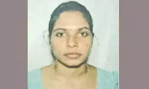 വിഷുവിന് നാട്ടിലെത്താന്‍ ബൈക്കില്‍ പുറപ്പെട്ടു; മൈസൂരുവില്‍ വച്ച് ബൈക്ക് ഡിവൈഡറില്‍ ഇടിച്ച് അപകടം; മലയാളി യുവതി മരിച്ചു; യുവാവ് ചികിത്സയില്‍