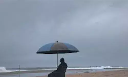 സംസ്ഥാനത്ത് ഇടിമിന്നലോട് കൂടിയ ശക്തമായ മഴയ്ക്കും കാറ്റിനും സാധ്യത; ബിച്ചില്‍ ഇറങ്ങരുത്; മല്‍സ്യത്തൊഴിലാളുകള്‍ കടലില്‍ പോകരുതെന്നും മുന്നറിയിപ്പ്