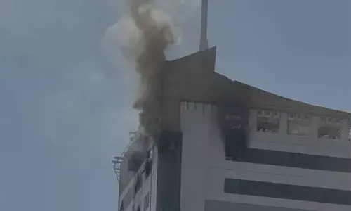 ഷാര്‍ജയില്‍ അല്‍ നഹദയില്‍ ഫ്‌ലാറ്റില്‍ തീപ്പിടിത്തം: നാലു പേര്‍ മരിച്ചു; കത്തി നശിച്ചത് ഒട്ടേറെ അപ്പാര്‍ട്ട്മെന്റുകള്‍