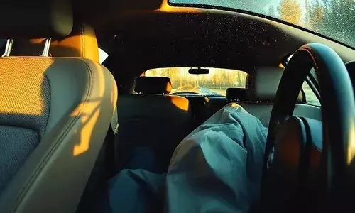 കളിക്കാനായി കാറിനുള്ളില്‍ കയറി; ഡോര്‍ ലോക്കായി; രണ്ട് കുട്ടികള്‍ ശ്വാസം മുട്ടി മരിച്ചു; സംഭവം ഹൈദരാബാദില്‍