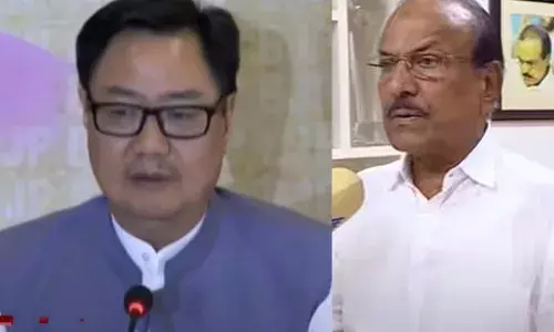 വഖഫ് നിയമം ഭേദഗതി ചെയ്തത് ഭൂമിയുടെ അവകാശം നിഷേധിക്കപ്പെട്ടവര്‍ക്കുവേണ്ടി; മുനമ്പത്തെ കേസില്‍ പുതിയ നിയമം ബാധകം;  രേഖകള്‍ പരിശോധിക്കാന്‍ സര്‍ക്കാര്‍ നിര്‍ദേശം നല്‍കണം;  നിയമവഴിലൂടെ പരിഹാരം കാണണമെന്നും കിരണ്‍ റിജിജു;  സമരസമിതിയെ അടക്കം ബിജെപി വഞ്ചിച്ചുവെന്ന് കുഞ്ഞാലിക്കുട്ടി