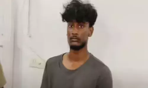 പൊതുസ്ഥലത്ത് സിഗരറ്റ് വലിച്ചത് വിലക്കി; പോലീസുകാരെ പിന്തുടര്‍ന്ന് വാഹനം തടഞ്ഞ് ഹെല്‍മറ്റിന് ആക്രമിച്ചു: തിരുവനന്തപുരത്ത് എഞ്ചിനീയറിംഗ് വിദ്യാര്‍ത്ഥി അറസ്റ്റില്‍