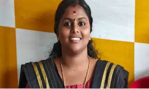 മരണത്തിന് ഞാൻ മാത്രമാണ് ഉത്തരവാദി...; കൊല്ലത്ത് 26കാരിയെ വീട്ടിൽ ജീവനൊടുക്കിയ നിലയിൽ കണ്ടെത്തി; ആത്മഹത്യ കുറിപ്പ് കണ്ടെത്തിയെന്ന് പോലീസ്