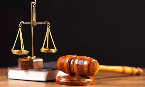 കുടുംബാംഗങ്ങളും നാട്ടുകാരും അകറ്റിനിര്‍ത്തി; നല്ല രീതിയില്‍ നടന്നിരുന്ന പാരാമെഡിക്കല്‍ സ്ഥാപനം പൂട്ടി; നാണക്കേടും മാനക്കേടും മൂലം ആത്മഹത്യയെ കുറിച്ച് ചിന്തിച്ചു; ഒടുവില്‍ ആ പീഡന പരാതി വ്യാജമായിരുന്നെന്ന് വിദ്യാര്‍ത്ഥിനി: ഏഴ് വര്‍ഷത്തിന് ശേഷം പരസ്യ കുറ്റസമ്മതം നടത്തി യുവതി