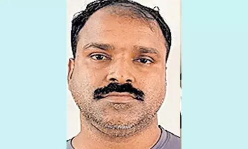 പ്രധാനാധ്യാപിക ഉള്‍പ്പെടെ മൂന്ന് അധ്യാപകരുടെ ലോഗിന്‍ ഐഡി ഹാക്ക് ചെയ്തു; പിഎഫ് അക്കൗണ്ടിലെ തുക മുഖ്യമന്ത്രിയുടെ ദുരിതാശ്വാസ നിധിയില്‍ സംഭാവനയാക്കാന്‍ ശ്രമം: മുന്‍ അധ്യാപകന്‍ അറസ്റ്റില്‍