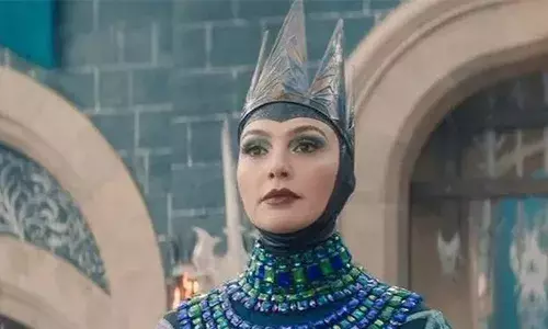 ഈസ്രയേലി നടി ഗാല്‍ ഗാഡോട്ട് പ്രധാന നടി; ഡിസ്നി നിര്‍മ്മിക്കുന്ന പുതിയ ചിത്രം സ്‌നോ വൈറ്റ് ലെബനനില്‍ പ്രദര്‍ശിപ്പിക്കുന്നത് തടഞ്ഞ് ആഭ്യന്തര മന്ത്രാലയം