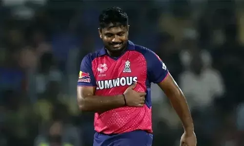 മത്സരത്തിനിടെ വാരിയെല്ലിന് പരിക്ക്; റിട്ടയേര്‍ഡ് ഹര്‍ട്ട് ആയി സഞ്ജു; പരിക്ക് ഗുരുതരമോ?; കൂടുതല്‍ പരിശോധനയ്ക്ക് ശേഷമേ കാര്യങ്ങള്‍ വ്യക്തമാകൂ എന്ന് സഞ്ജു; രാജസ്ഥാന്‍ ടീമില്‍ ആശങ്ക