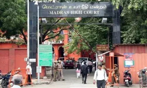 വിദ്യാഭ്യാസ സ്ഥാപനങ്ങളുടെ പേരുകളില്‍നിന്ന് ജാതിപ്പേര് നീക്കണം; പാലിച്ചില്ലെങ്കില്‍ സ്ഥാപനത്തിന്റെ അംഗീകാരം പിന്‍വലിക്കുമെന്ന് മദ്രാസ് ഹൈക്കോടതി