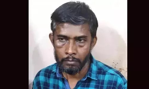 മദ്യപാനമോ, പുകവലിയോ മറ്റുദുശ്ശീലങ്ങളോ ഇല്ല; ഏറ്റവും വലിയ ദൗര്‍ബല്യം ഓഹരി വിപണിയില്‍ ട്രേഡിങ്; എഴുപുന്നയില്‍ ക്ഷേത്രത്തിലെ തിരുവാഭരണ മോഷണ കേസില്‍ പിടിയിലായത് കീഴ്ശാന്തി; തിരുവാഭരണം പണയം വച്ചത് ഏഴുലക്ഷം രൂപയ്ക്ക്