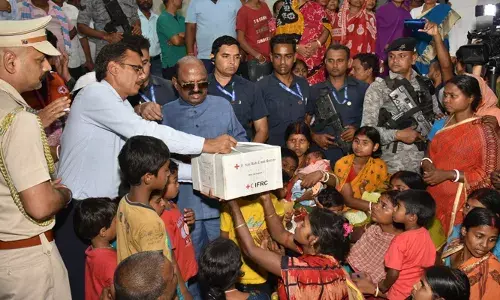 ഗ്രാമീണര്‍ സ്വന്തം നാട്ടില്‍ അഭയാര്‍ഥികളെ പോലെ അലയുന്ന കാഴ്ച ഹൃദയഭേദകം; അക്രമ ബാധിത ജില്ലകളായ മാല്‍ഡയും മുര്‍ഷിദാബാദും സന്ദര്‍ശിച്ച് ബംഗാള്‍ ഗവര്‍ണര്‍; അക്രമികളെ നിയമത്തിനുമുന്നില്‍ കൊണ്ടുവരുമെന്നും ഡോ.സി വി ആനന്ദബോസ്