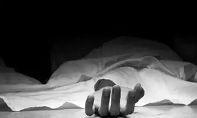 ഡി.ജെക്ക് പാട്ട് വെക്കുന്നതിനെച്ചൊല്ലി തര്ക്കം, സംഘര്ഷം; പന്ത്രണ്ടാം ക്ലാസ് വിദ്യാര്ത്ഥി കിണറ്റില് വീണ് മരിച്ചു; മൂന്ന് പേര്ക്ക് പരിക്കേറ്റു ഡി.ജെക്ക് പാട്ട് വെക്കുന്നതിനെച്ചൊല്ലി തര്ക്കം, സംഘര്ഷം; പന്ത്രണ്ടാം ക്ലാസ് വിദ്യാര്ത്ഥി കിണറ്റില് വീണ് മരിച്ചു; മൂന്ന് പേര്ക്ക് പരിക്കേറ്റു