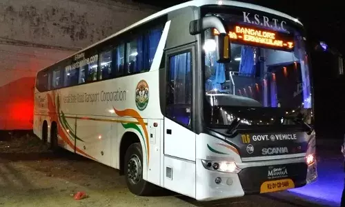 ബെംഗളൂരുവിലേക്ക് പോയ കെഎസ്ആര്‍ടിസി സ്‌കാനിയ ബസ് ഇടിച്ച് പുള്ളിമാന്‍ ചത്തു; യാത്രക്കാരെ ഒഴിപ്പിച്ച് ബസ് കസ്റ്റഡിയിലെടുത്ത് വനപാലകര്‍: നായാട്ട് കുറ്റം ചുമത്തി കേസ്