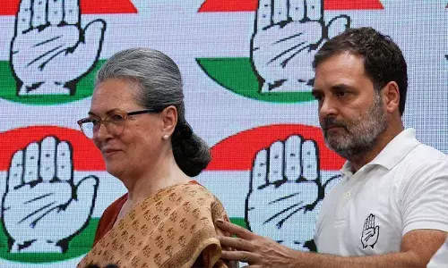 ഗുജറാത്തിലെ എഐസിസി യോഗം ബിജെപിയെ അസ്വസ്ഥരാക്കി; വഖഫ് നിയമത്തില്‍ പ്രതിപക്ഷ പാര്‍ട്ടികളെ ചേര്‍ത്തുനിര്‍ത്തുന്നതും കോണ്‍ഗ്രസിനെ മോദി സര്‍ക്കാരിന്റെ കണ്ണിലെ കരടാക്കി; നാഷണല്‍ ഹെറാള്‍ഡ് കേസിലെ ഇഡി കുറ്റപത്രം നാണംകെട്ട പ്രതികാര രാഷ്ട്രീയമെന്ന് ഡിഎംകെ; കൊള്ളയടിക്കാന്‍ ആര്‍ക്കും ലൈസന്‍സില്ലെന്ന് ബിജെപിയും