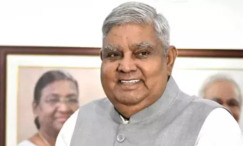 ജനാധിപത്യത്തിന് നേരെ കോടതിയുടെ ആണവ മിസൈല്‍; സുപ്രീം കോടതിക്ക് എതിരായ പ്രസ്താവനയില്‍ ഉപരാഷ്ട്രപതിക്കെതിരെ കോടതിയലക്ഷ്യക്കേസ് എടുക്കണം; അനുമതി തേടി മലയാളി അഭിഭാഷകന്‍