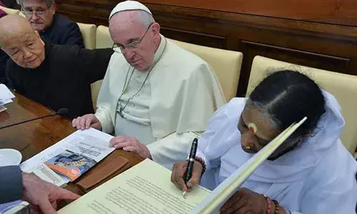 നഷ്ടമായത് ആത്മവിശ്വാസത്തിന്റെയും കാരുണ്യത്തിന്റെയും വിനയത്തിന്റെയും പ്രകാശനാളമെന്ന് മാതാ അമൃതാനന്ദമയി